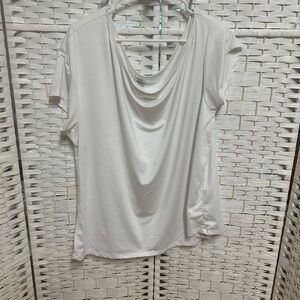 Torrid Active Wear white top short sleeves size 1 good condition‎